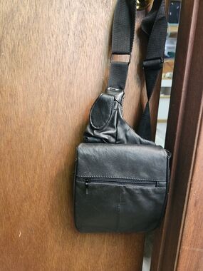 Design Black Leather Crossbody Sling Bag - Women